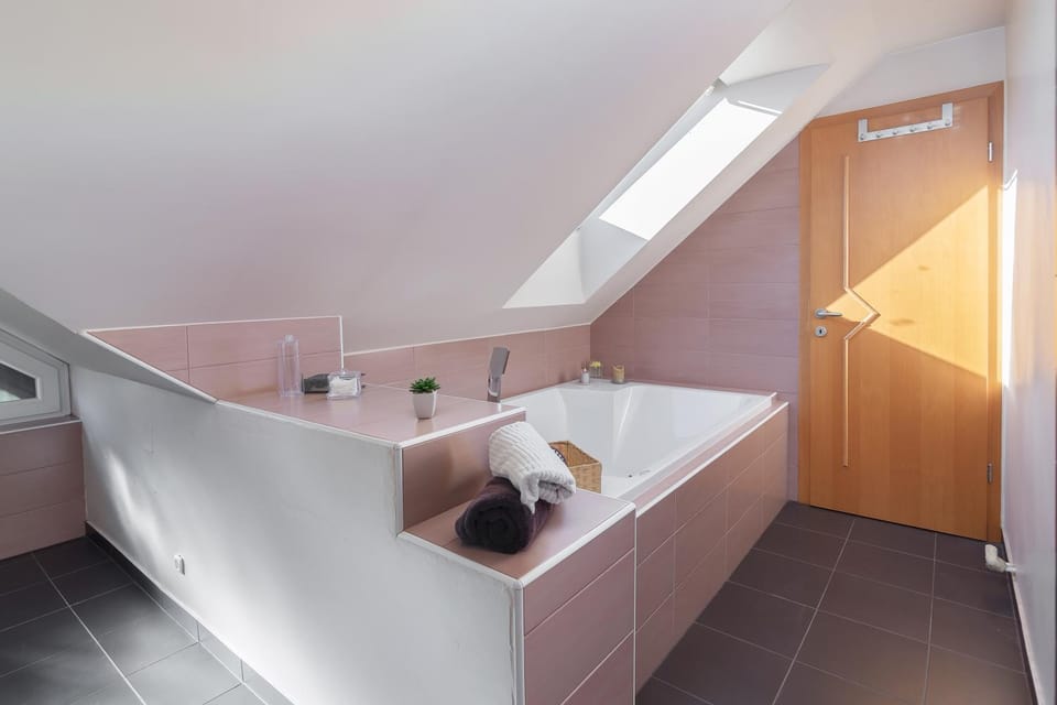 Bathroom, Bath