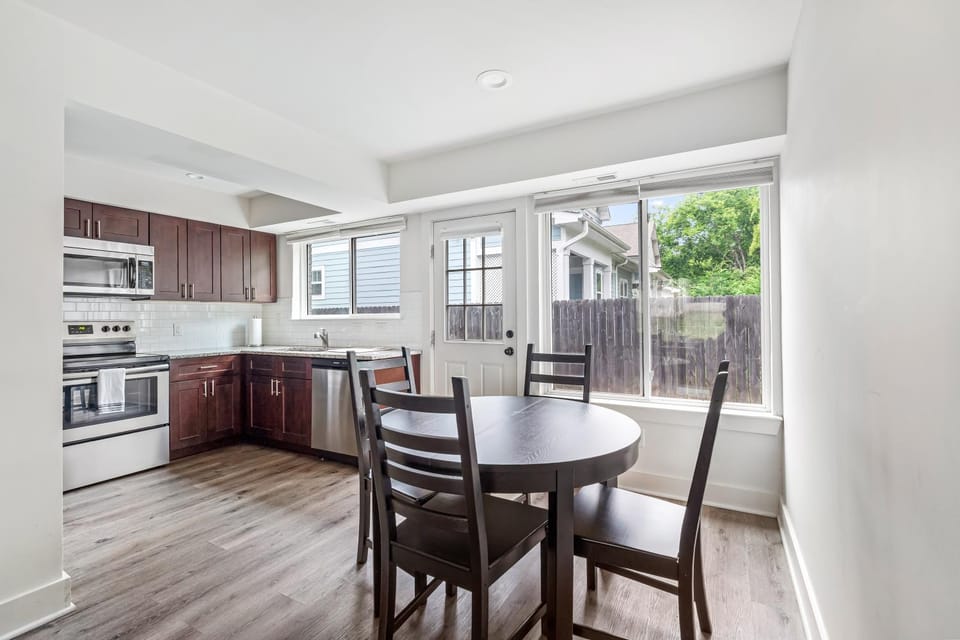 Kitchen or kitchenette, Dining area, dishwasher, oven, pet friendly, stove