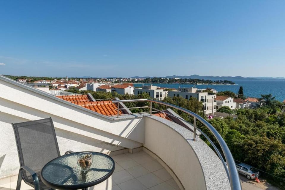 Apartments Villa Mirela Apartment in Zadar County