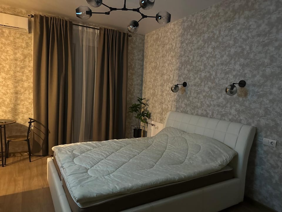Стильна квартра в самому центрі Небесної Сотні Поруч р Дніпро Apartment in Ukraine