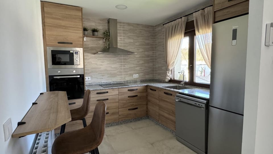 Kitchen or kitchenette, kitchen