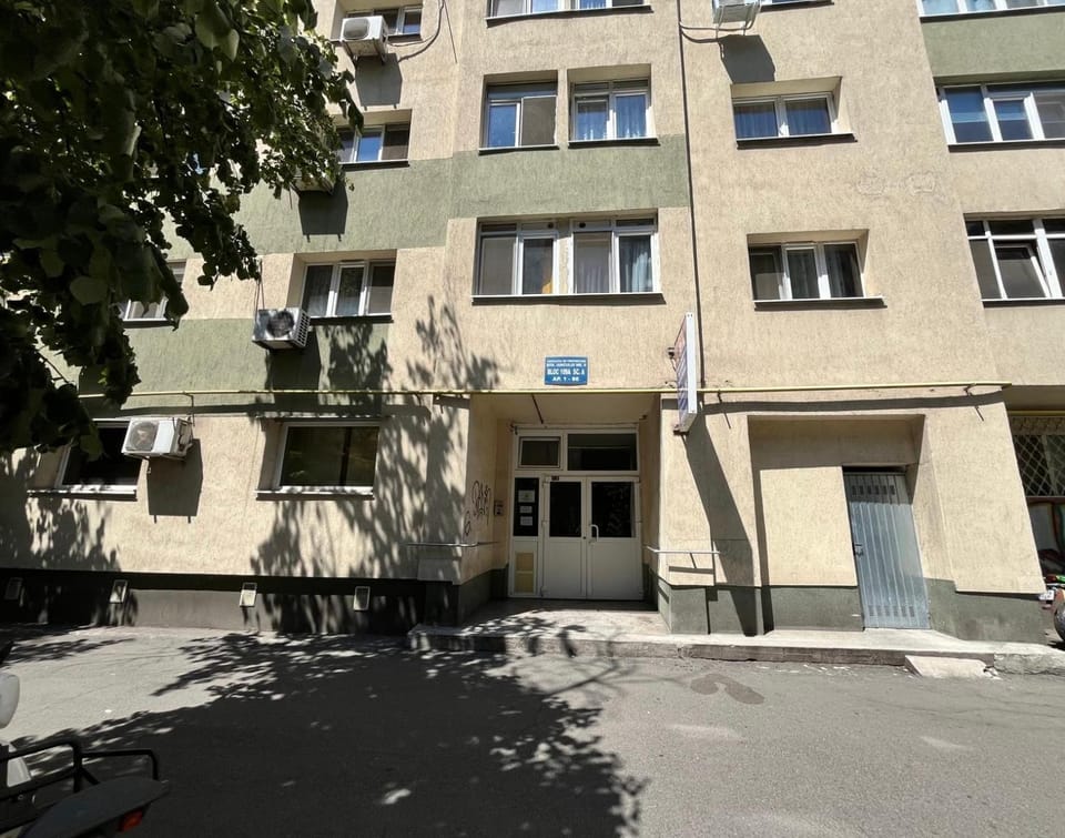 Property building, Street view