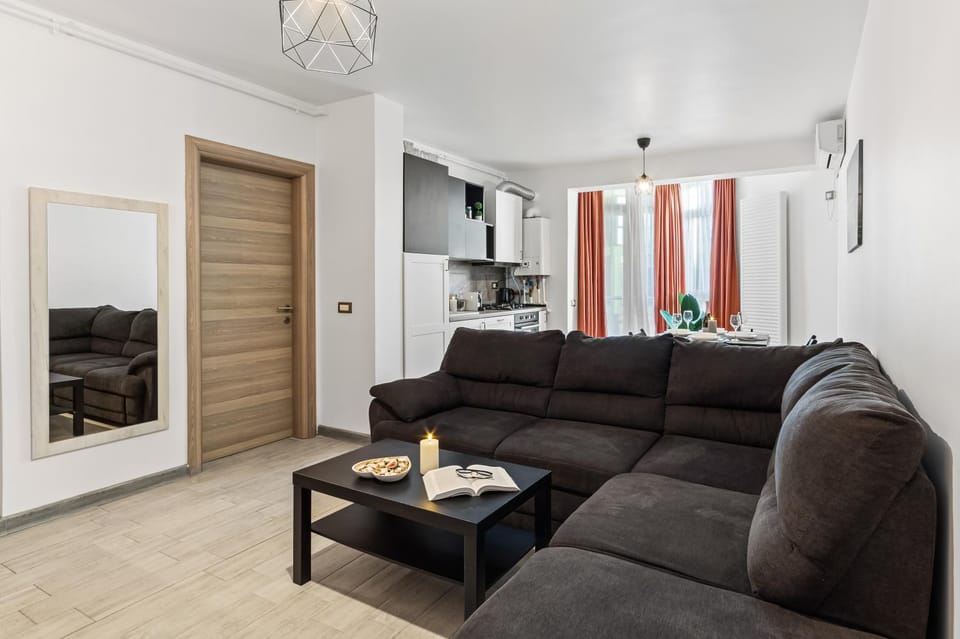 Kitchen or kitchenette, Living room, Seating area
