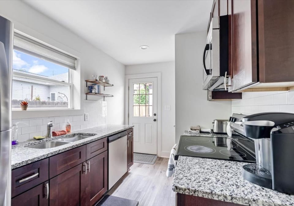 dishwasher, microwave, oven, stove, kitchen