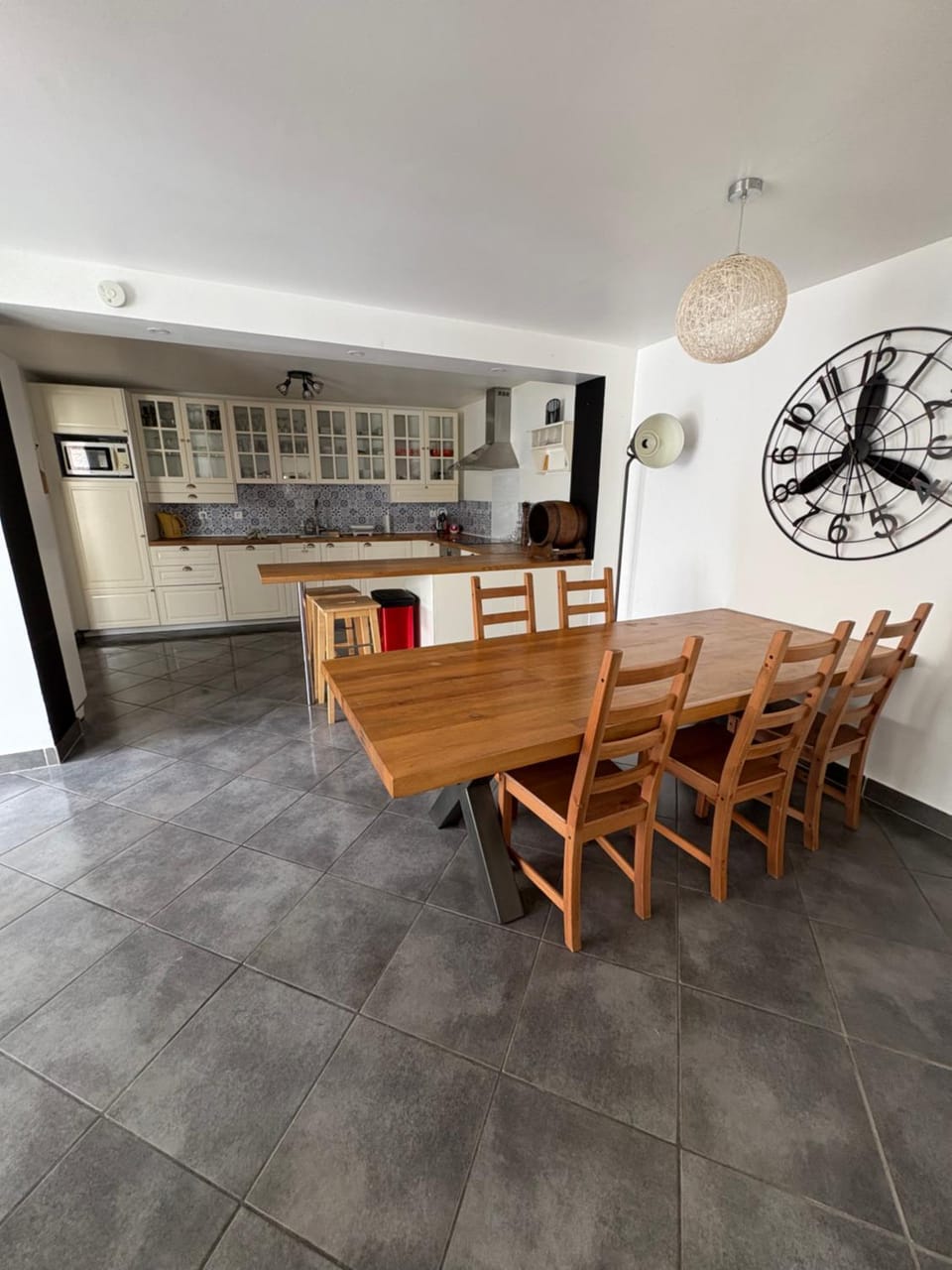 Kitchen or kitchenette, Dining area
