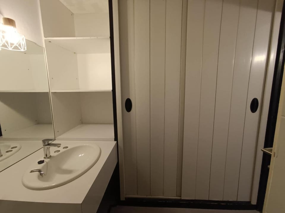 Bathroom, wardrobe