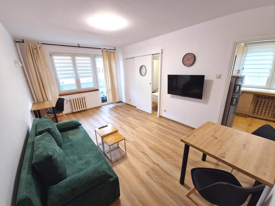 Sunny apartment 3 minutes walk from Rynek square Apartment in Wroclaw