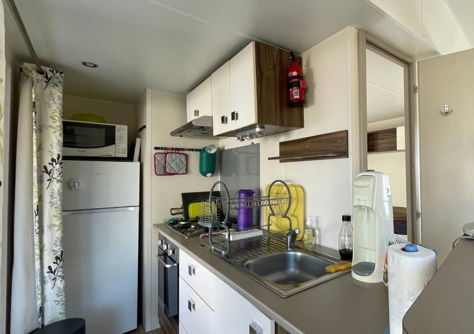 microwave, oven, kitchen