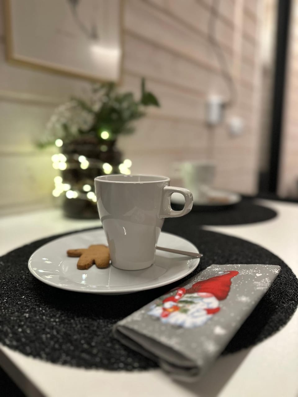 Coffee/tea facilities, Kitchen or kitchenette, Food and drinks, Dining area, Food