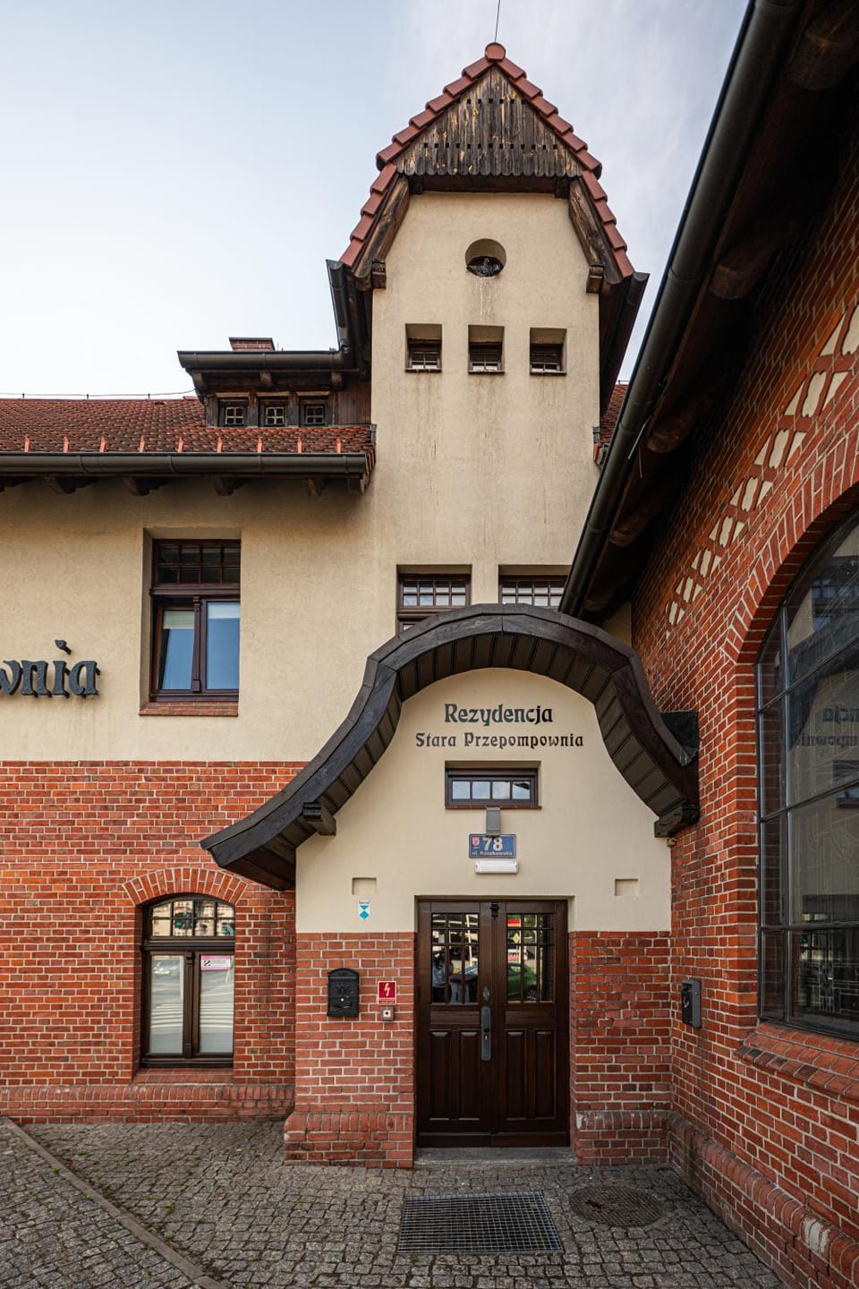 Property building, Facade/entrance