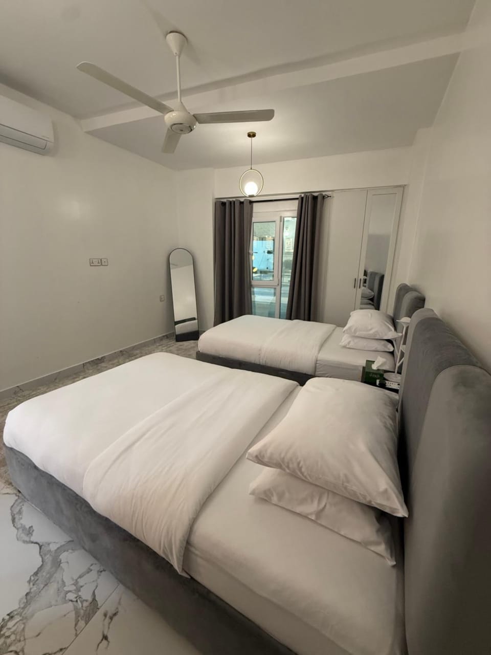 Photo of the whole room, Bedroom, air conditioner