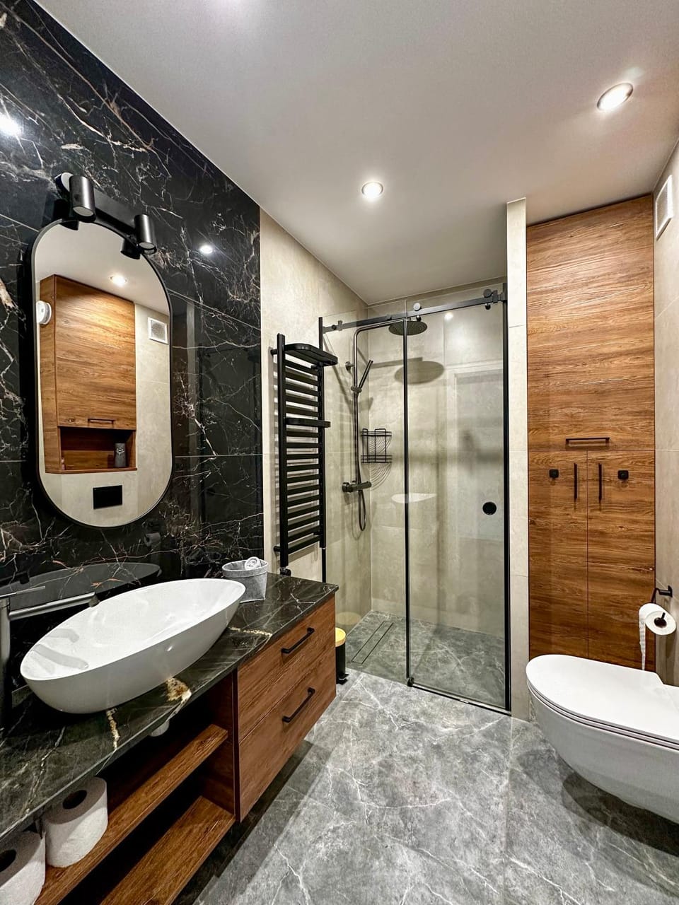 Toilet, Bathroom, towels