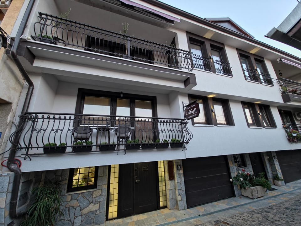 Property building, Facade/entrance, Property logo or sign