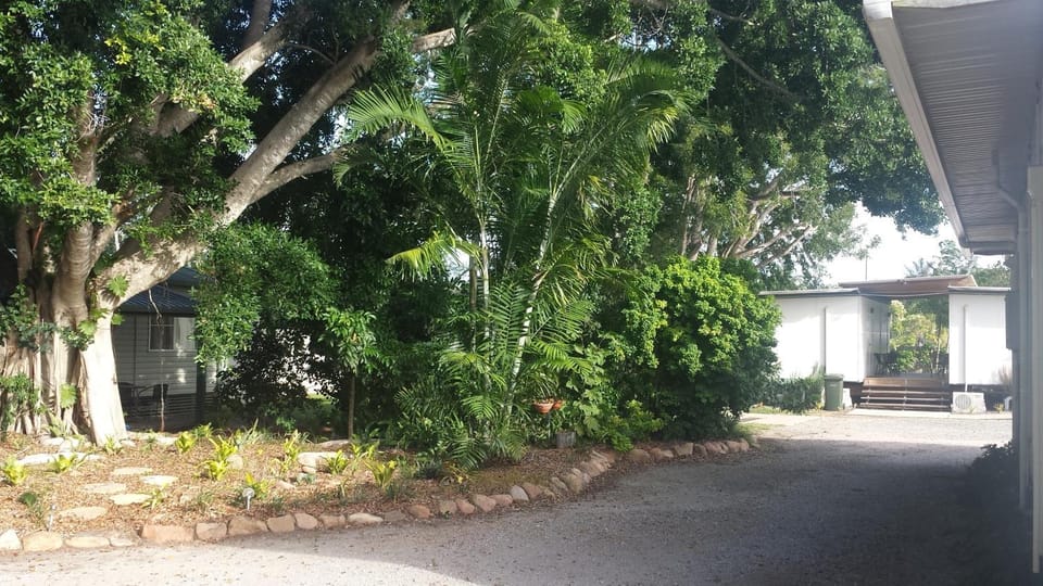 Property building, Day, Garden, Garden view, pet friendly