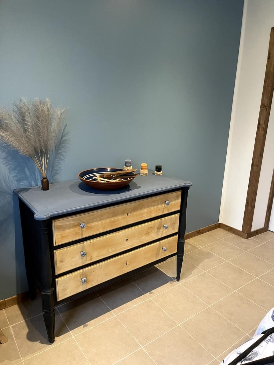 Bedroom, furniture
