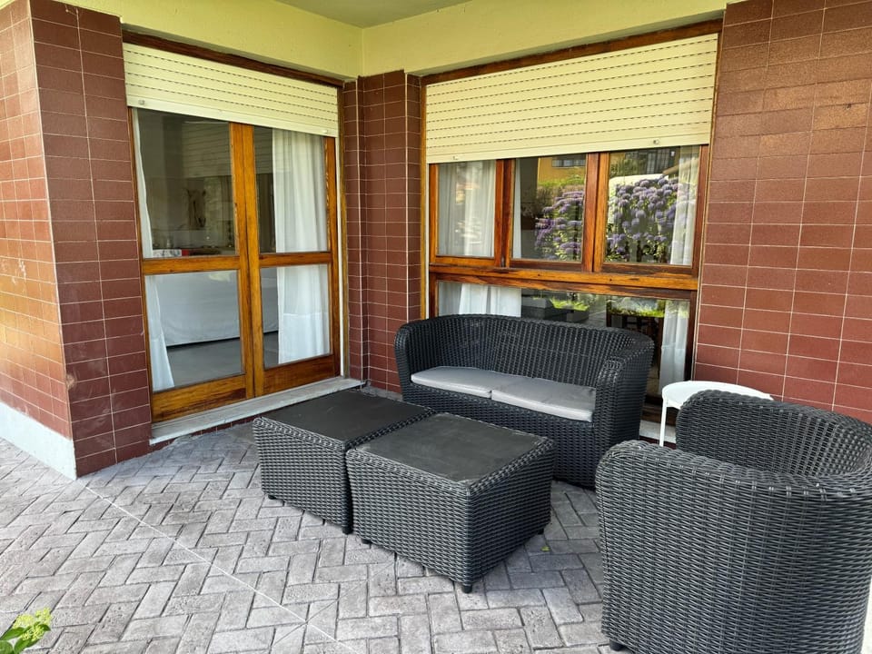 Patio, Seating area