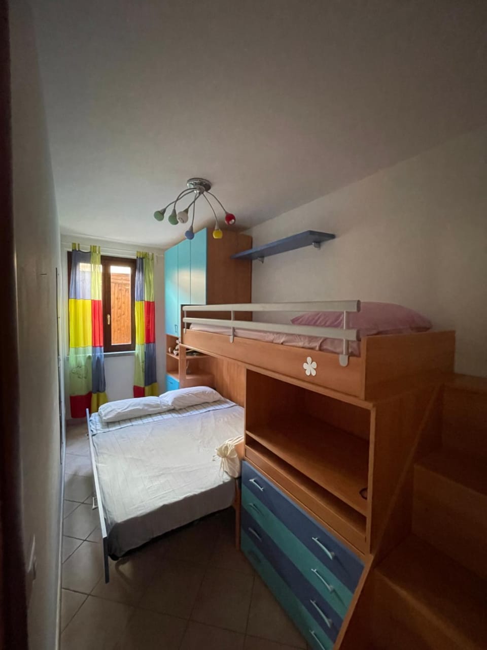 Bed, Photo of the whole room, Bedroom, bunk bed