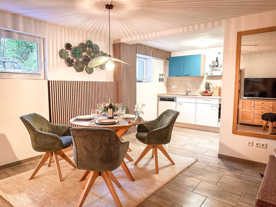 TV and multimedia, Kitchen or kitchenette, Seating area, Dining area