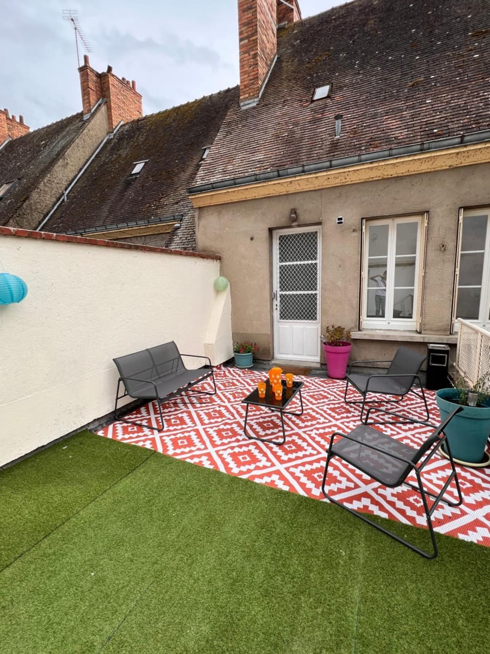 Appartement avec grande terrasse Apartment in Gien