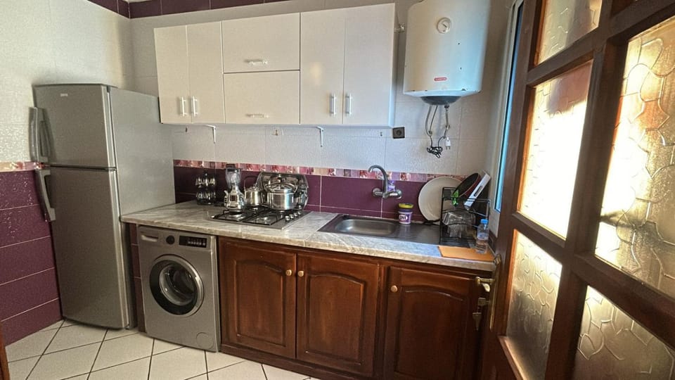 Kitchen or kitchenette, kitchen, kitchen