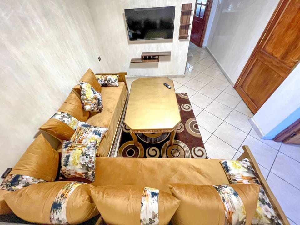 Communal lounge/ TV room, TV and multimedia, Living room, Seating area