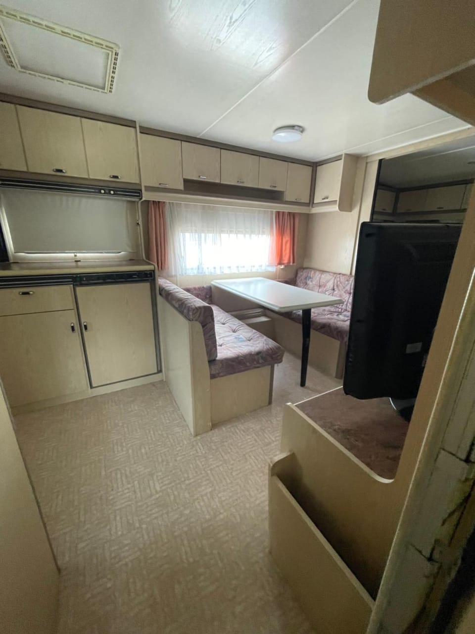 Campingplatz Wohnwagen mit Vorzelt Campground/ 
RV Resort in Augsburg