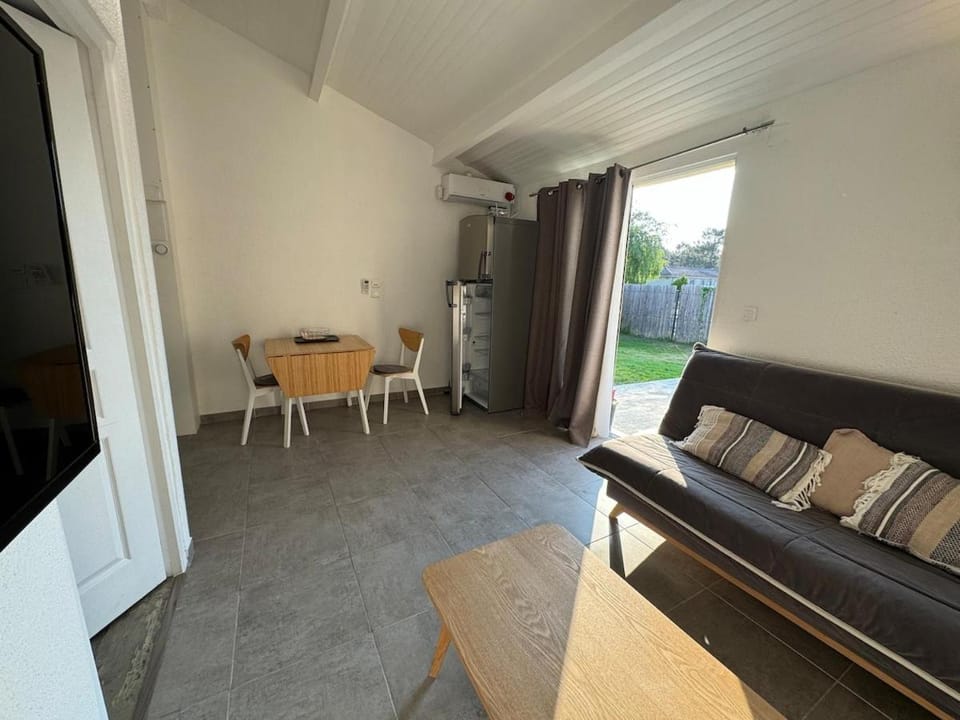 T2 tout équipé proche des châteaux du médoc et de la côte Atlantique Apartment in Nouvelle-Aquitaine