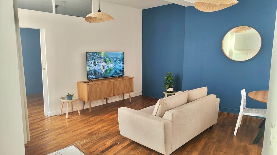 TV and multimedia, Seating area