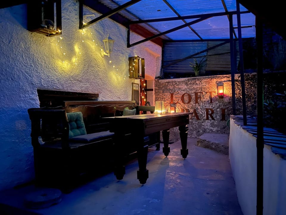 Seating area