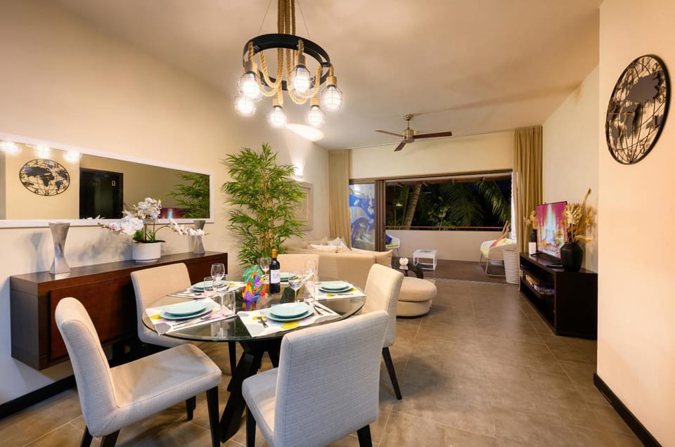 Seating area, Dining area