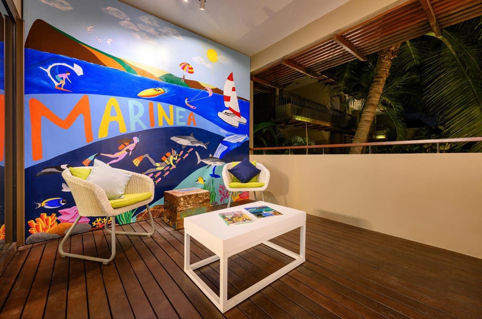 Balcony/Terrace, Decorative detail, Seating area