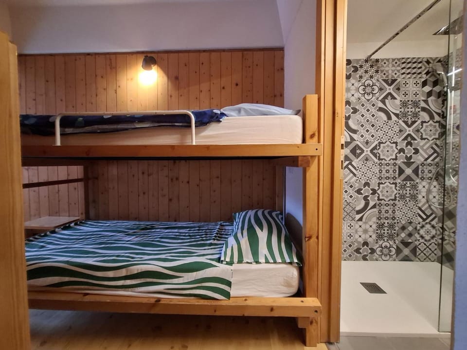 bunk bed
