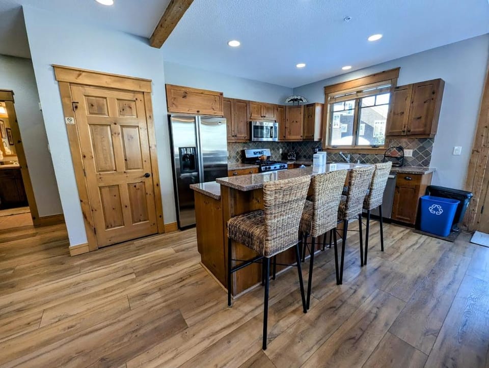 Settlers Creek 6540 by SummitCove Lodging in Colorado House in Keystone