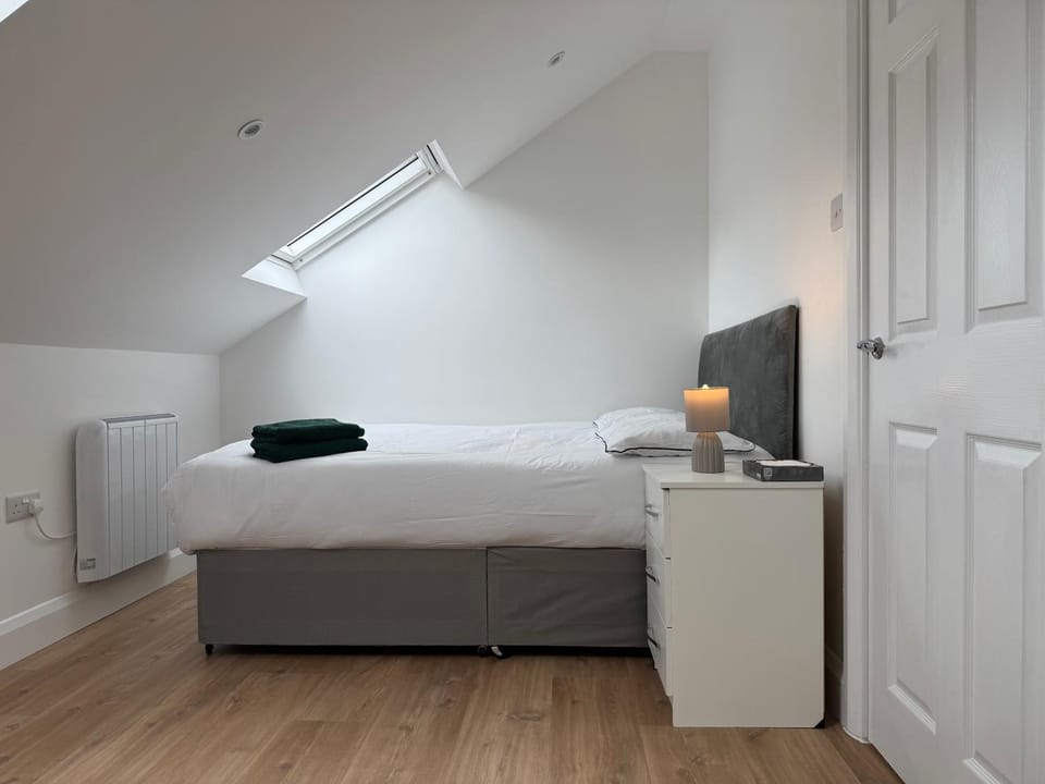 Beddington Park White House Apartment in Croydon