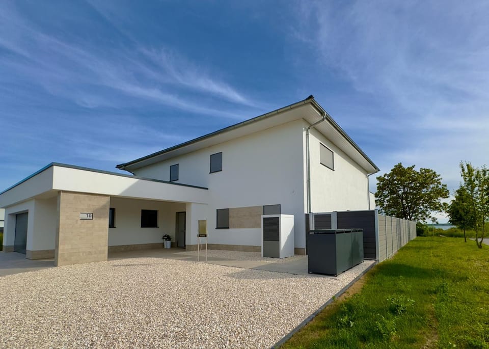 Property building, Day