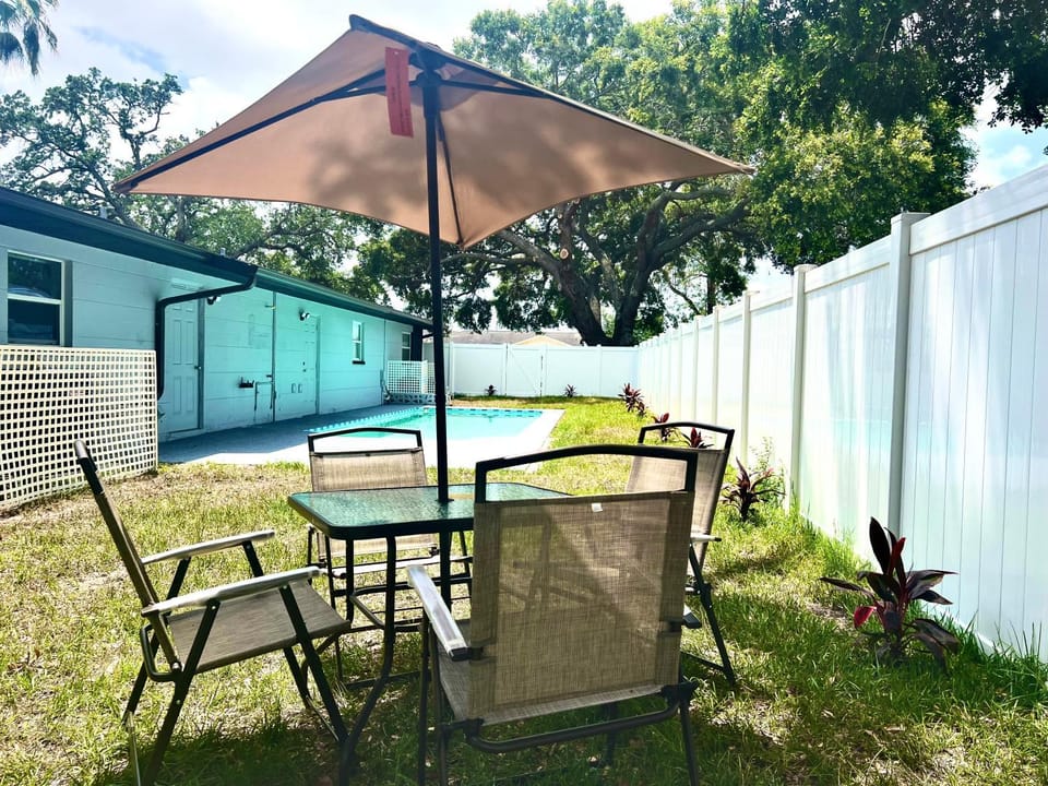 Day, Garden, Seating area, Garden view, Pool view, Swimming pool