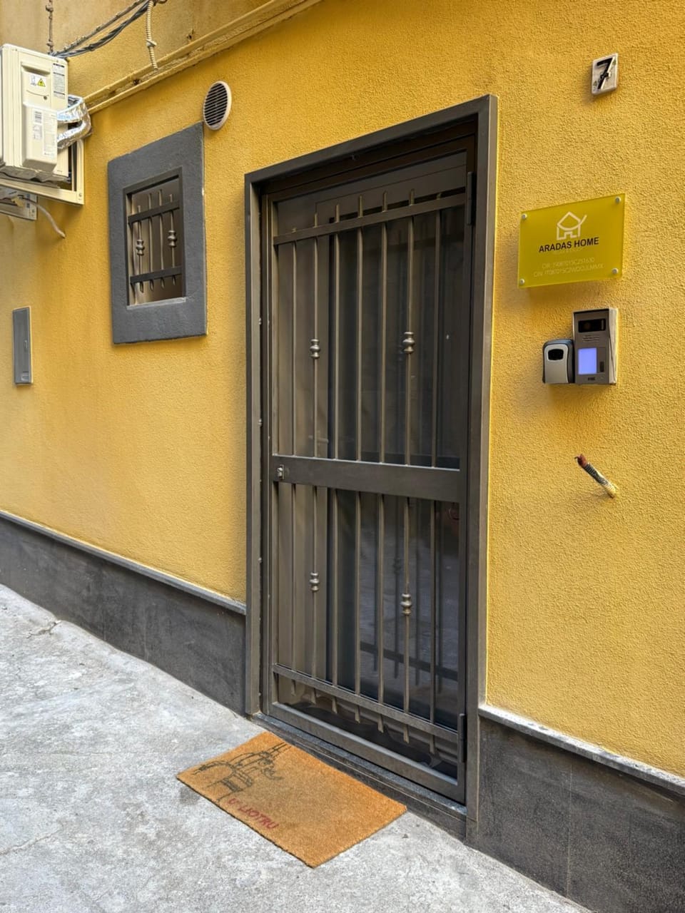 Property building, Facade/entrance