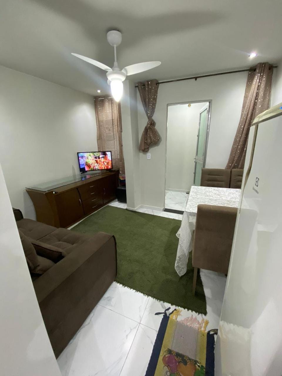 Casas próximo ao Caxias Shopping e Feirões kit Net 1 qto House in Duque de Caxias