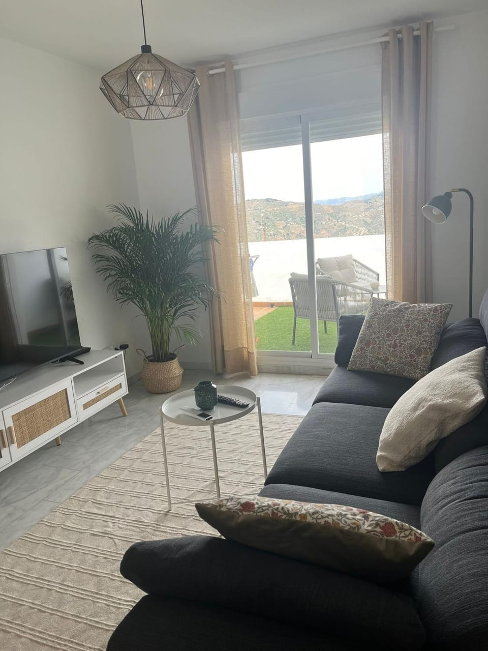 Apartamento con piscina y vistas - Cómpeta Apartment in Axarquía