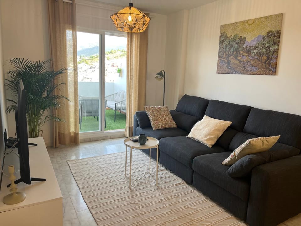 Apartamento con piscina y vistas - Cómpeta Apartment in Axarquía
