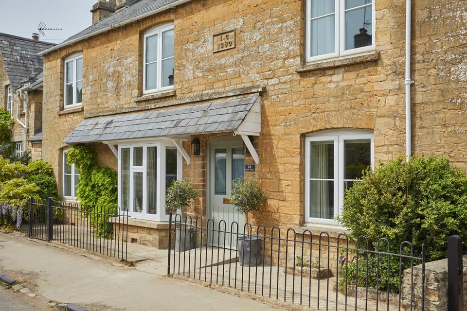The Wilds House in West Oxfordshire District