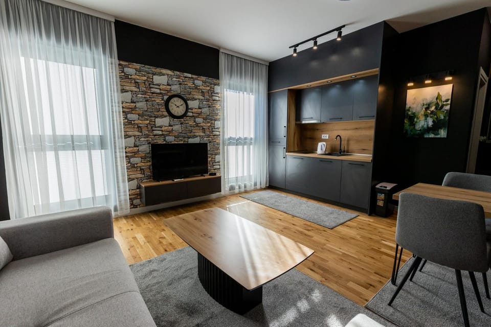 TV and multimedia, Kitchen or kitchenette, Living room, Seating area