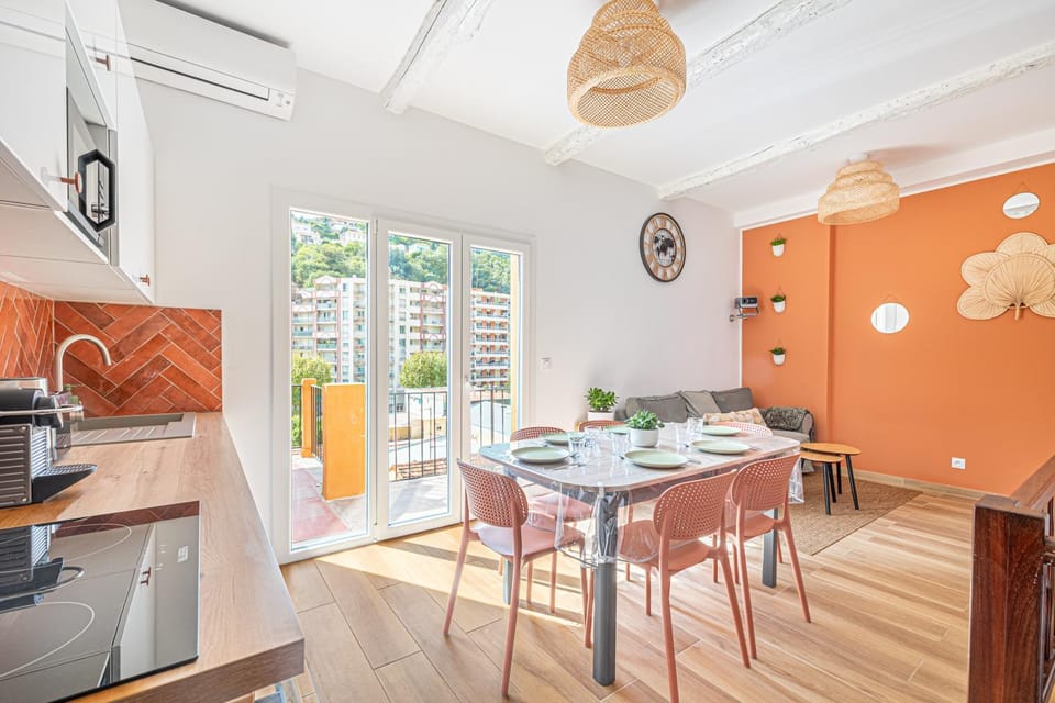 Dining area, air conditioner