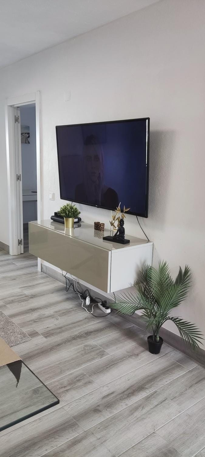 Communal lounge/ TV room, TV and multimedia