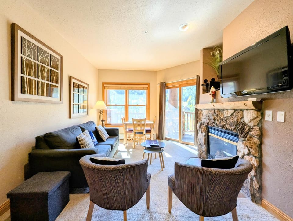 Hidden River Lodge 5965 by SummitCove Lodging in Colorado House in Keystone