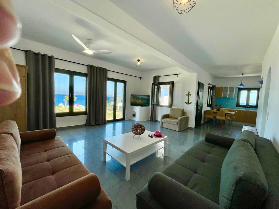 White Wave Apartment in Paros, Greece