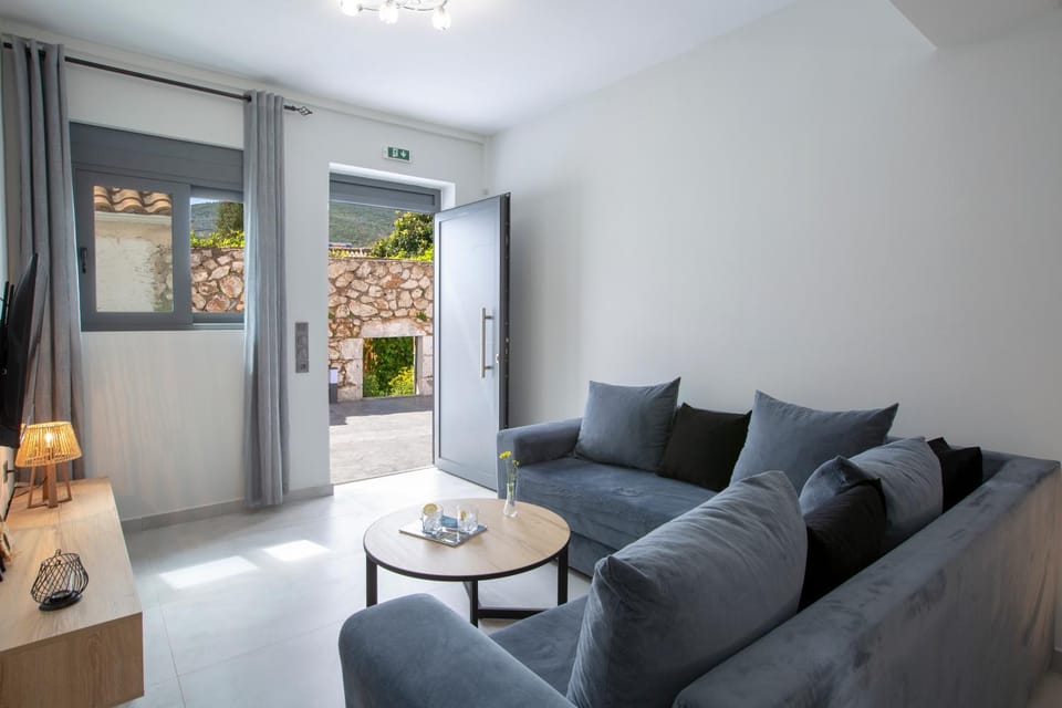 Staianna Suites - Stylish Suite Myrtia Apartment in Lefkada, Lefkada Municipality, Greece