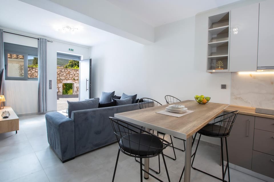 Staianna Suites - Stylish Suite Myrtia Apartment in Lefkada, Lefkada Municipality, Greece