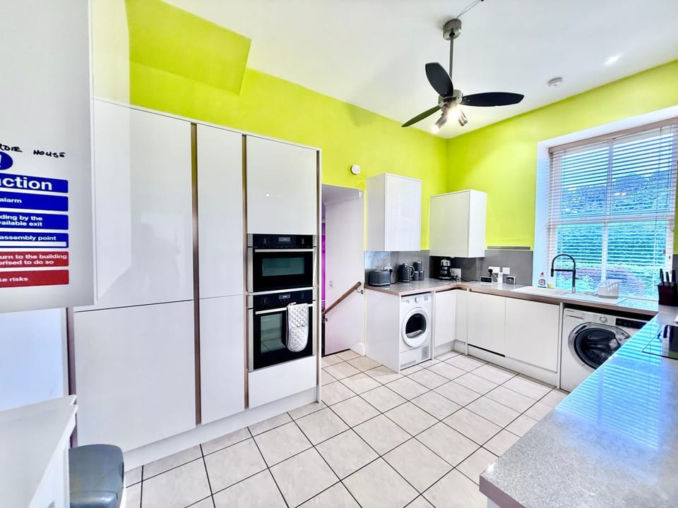 Spacious Iconic Lesmurdie House 2 bed, free WiFi and Parking Apartment in Elgin