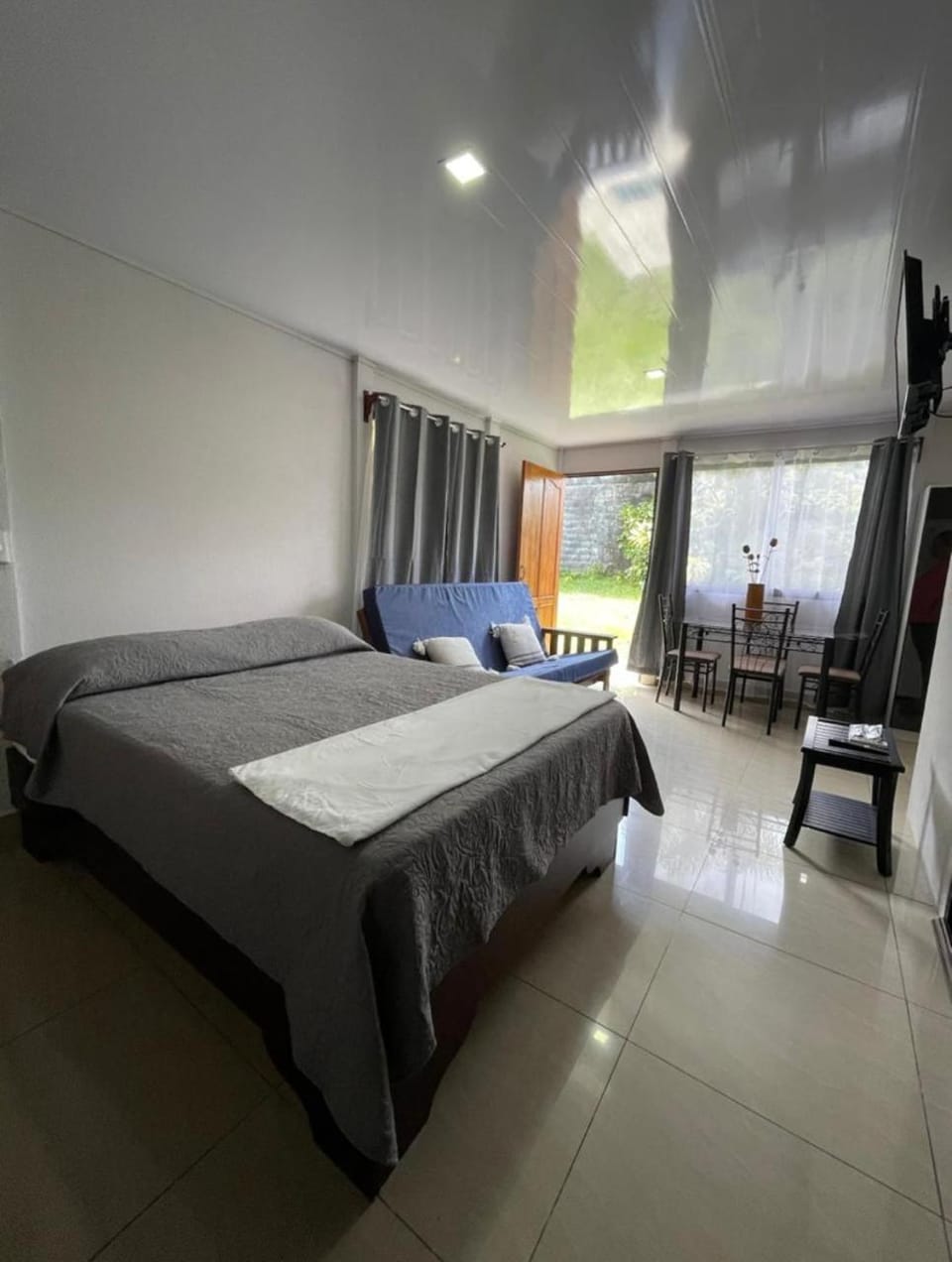 TV and multimedia, Living room, Bedroom
